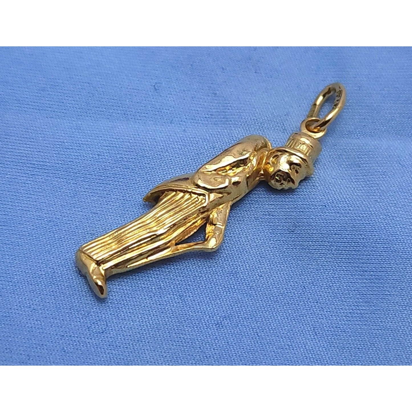 18K Yellow Gold Gobbo Good Luck Charm Pendant