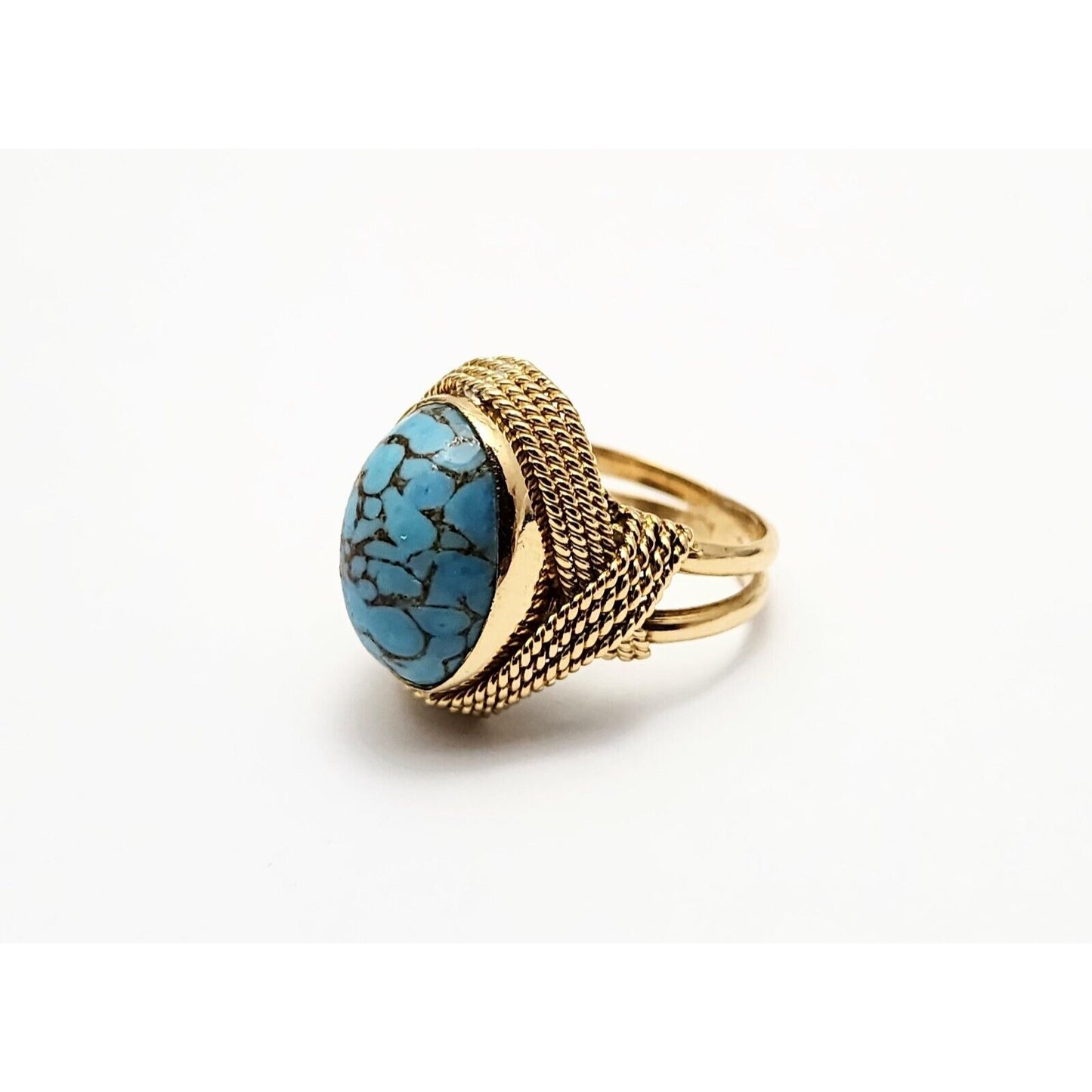 18K Yellow Gold Oval Turquoise Ring