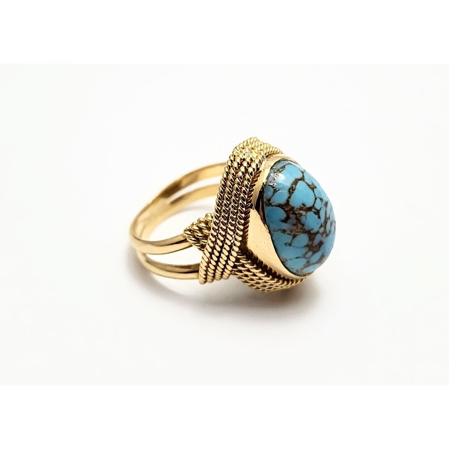 18K Yellow Gold Oval Turquoise Ring