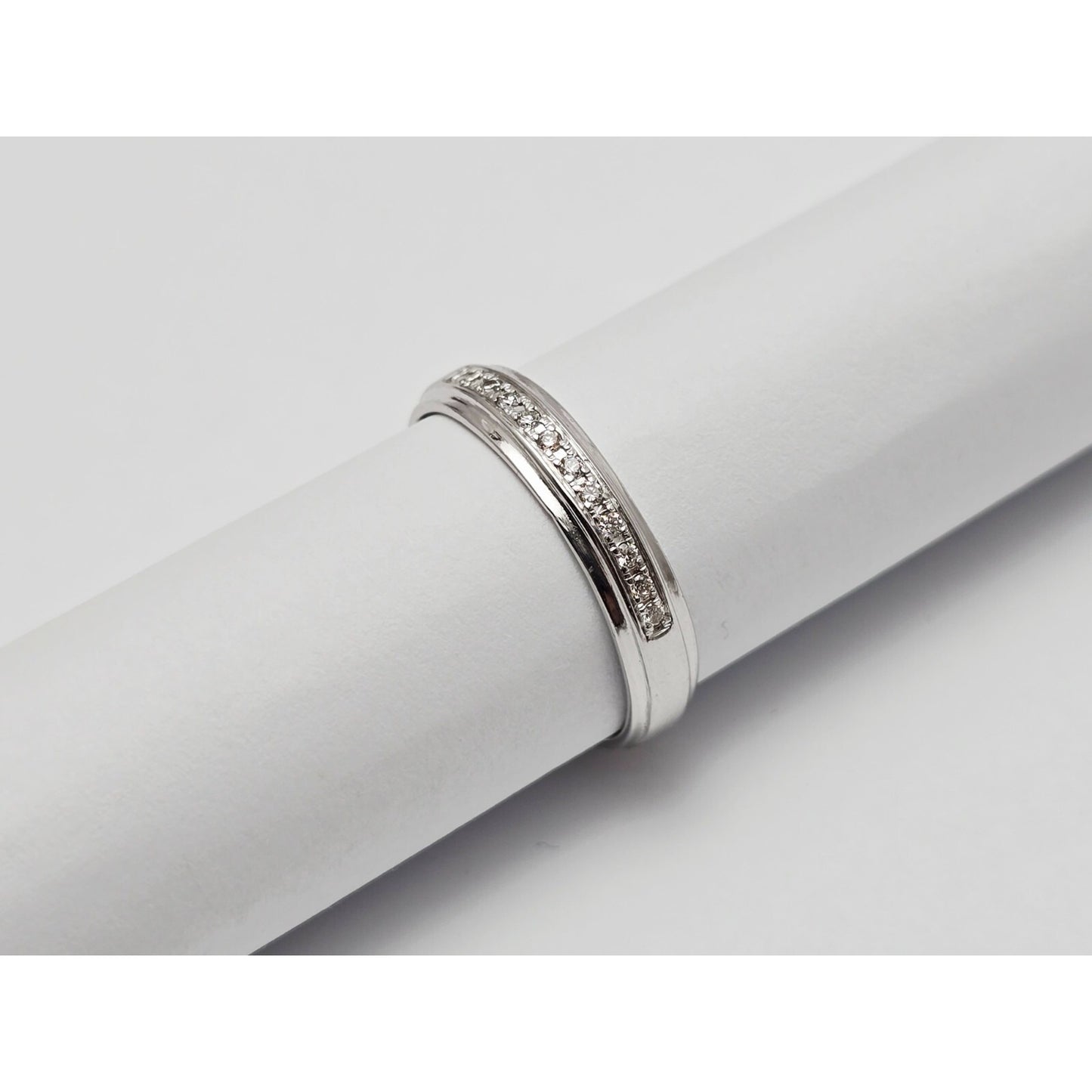 14K White Gold Single Row Round Cut Diamond Wedding Ring Band