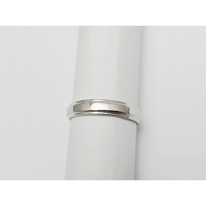 14K White Gold Single Row Round Cut Diamond Wedding Ring Band