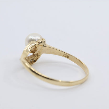 14K Yellow Gold Diamond & Pearl Ring