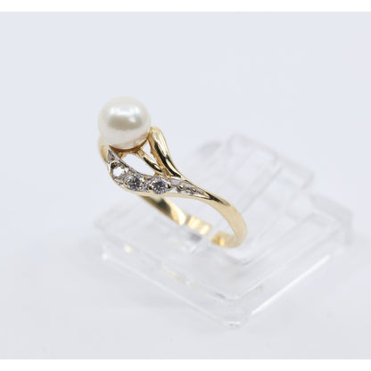 14K Yellow Gold Diamond & Pearl Ring
