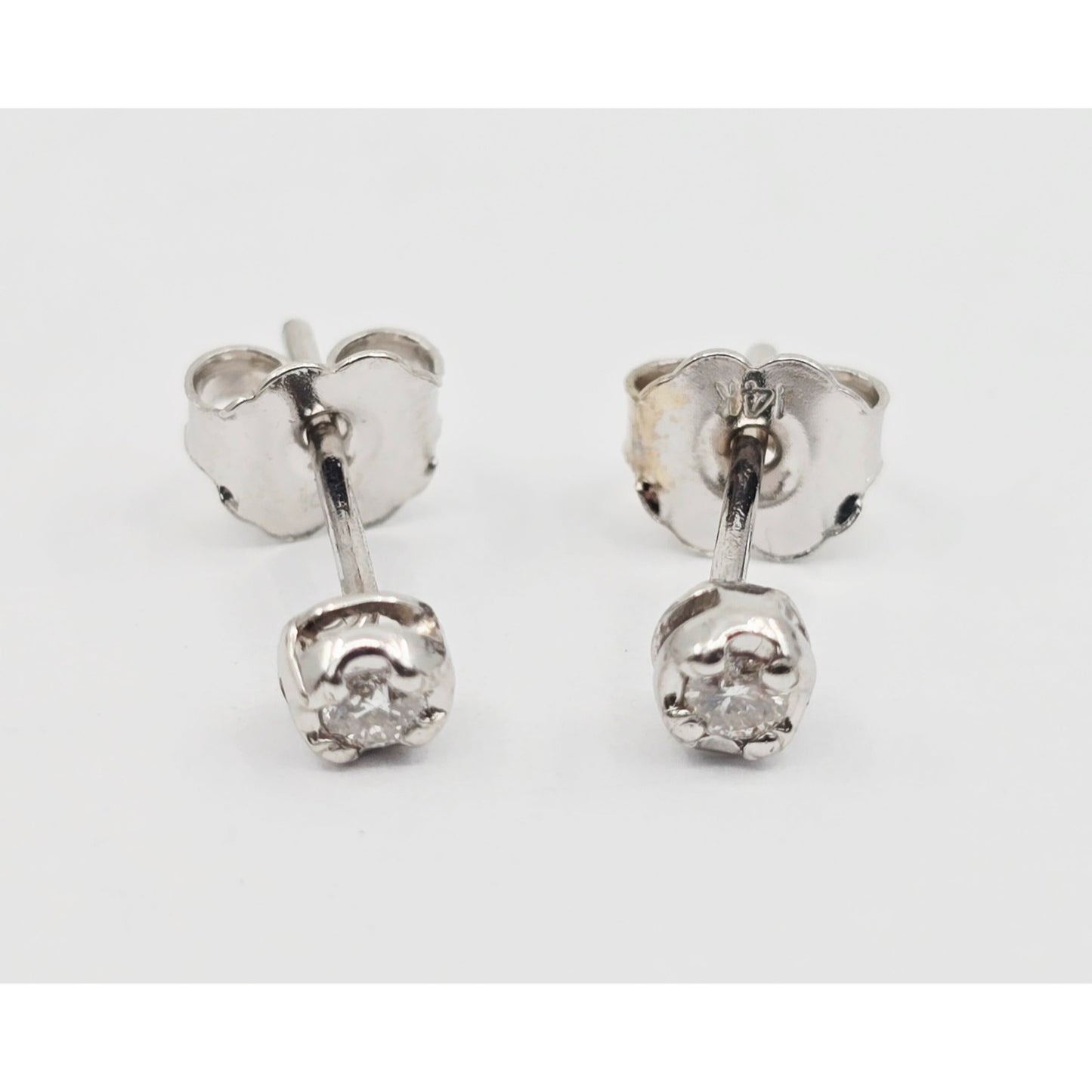 14K White Gold Round Cut Diamond Stud Earrings