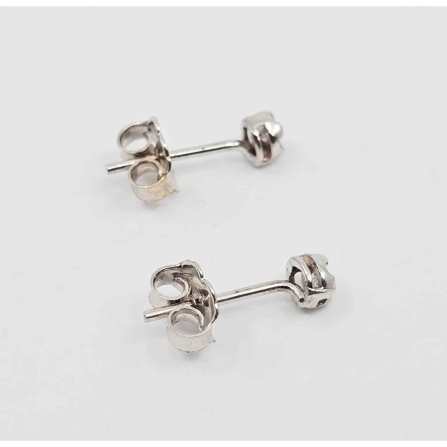 14K White Gold Round Cut Diamond Stud Earrings
