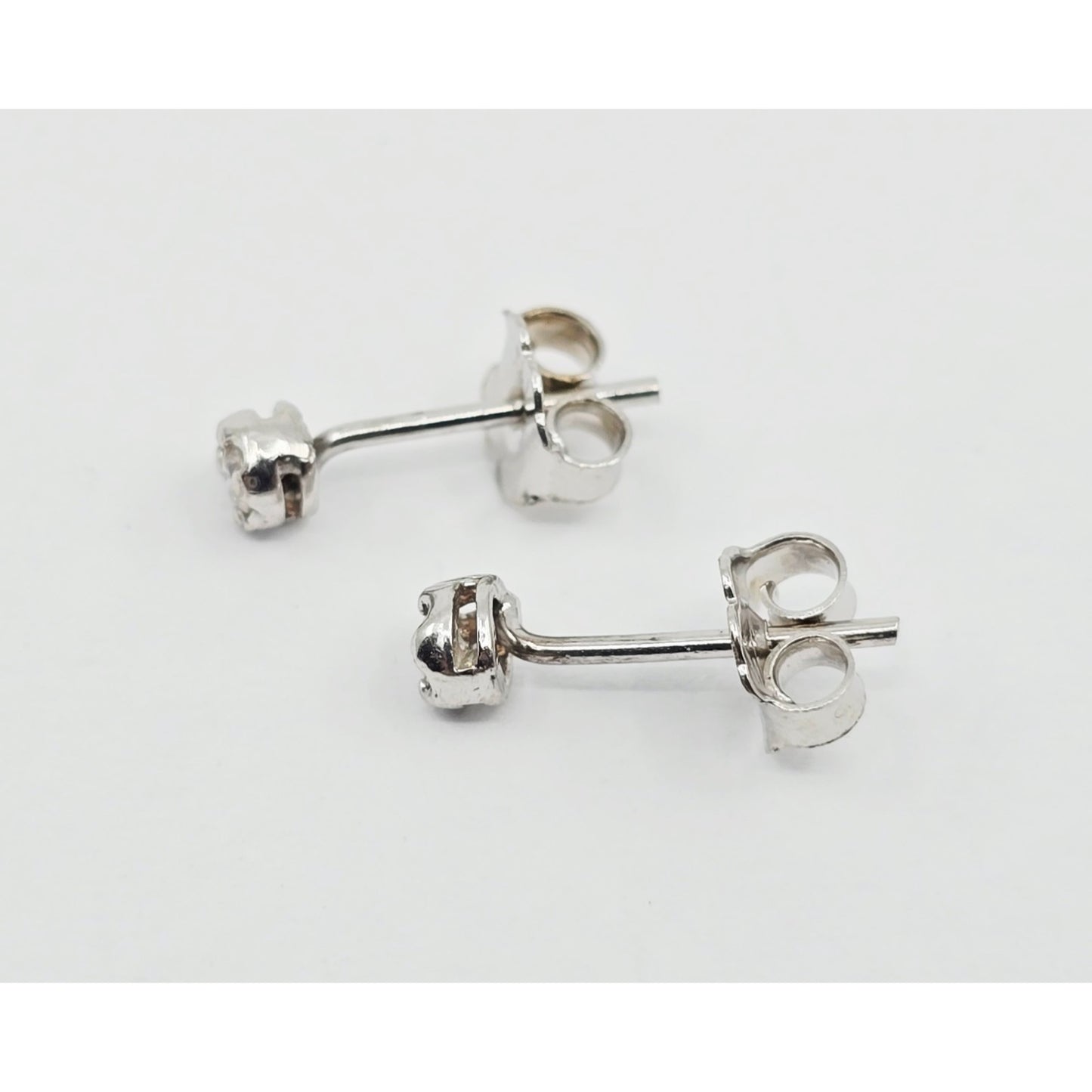 14K White Gold Round Cut Diamond Stud Earrings