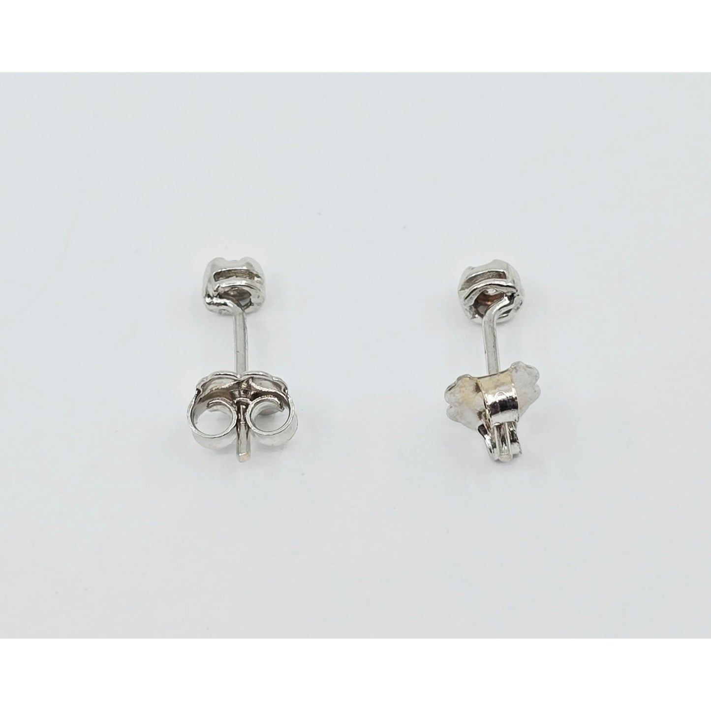 14K White Gold Round Cut Diamond Stud Earrings