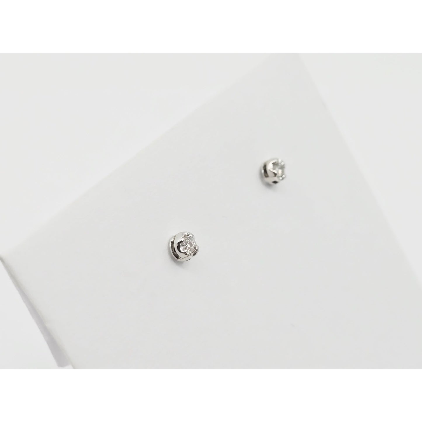 14K White Gold Round Cut Diamond Stud Earrings