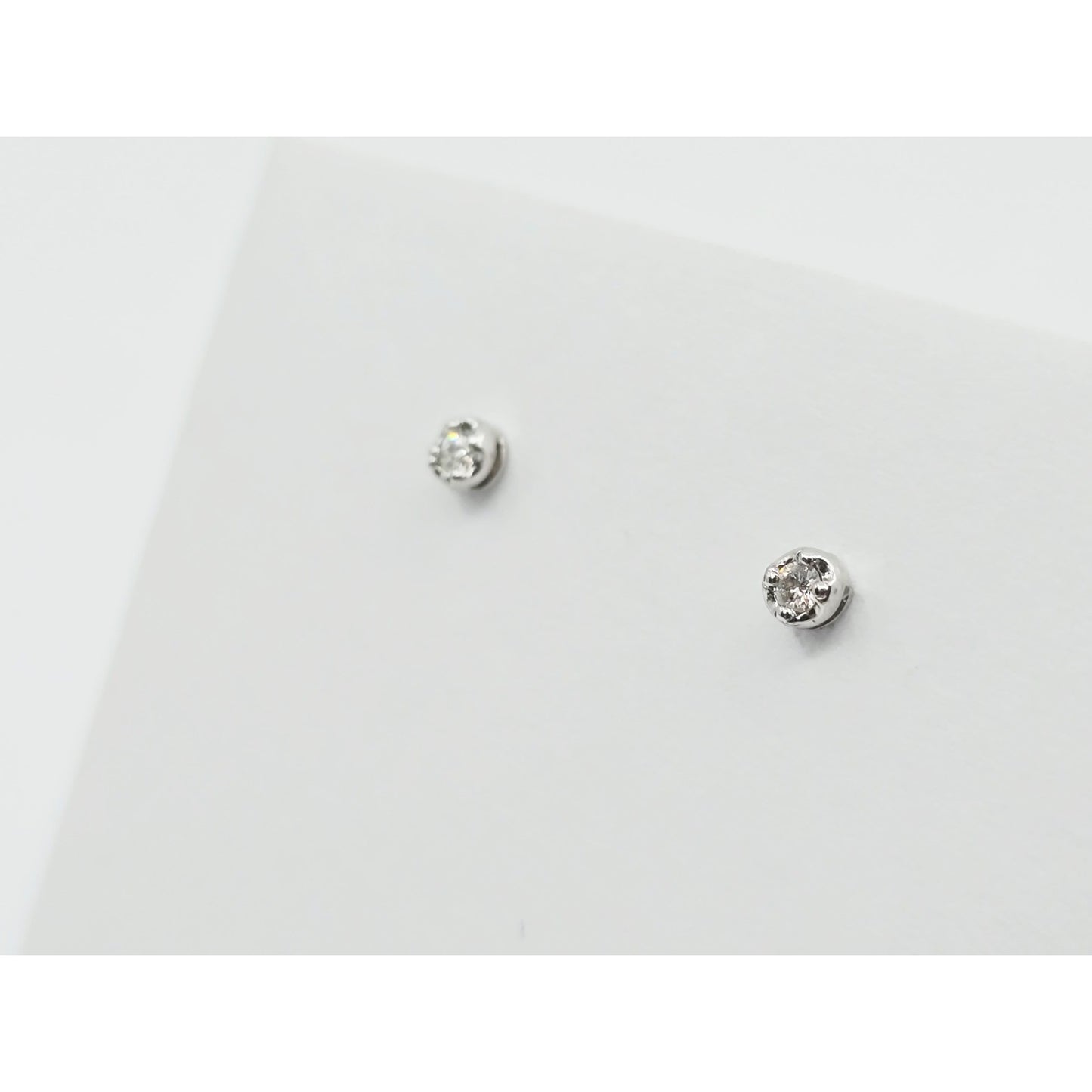 14K White Gold Round Cut Diamond Stud Earrings