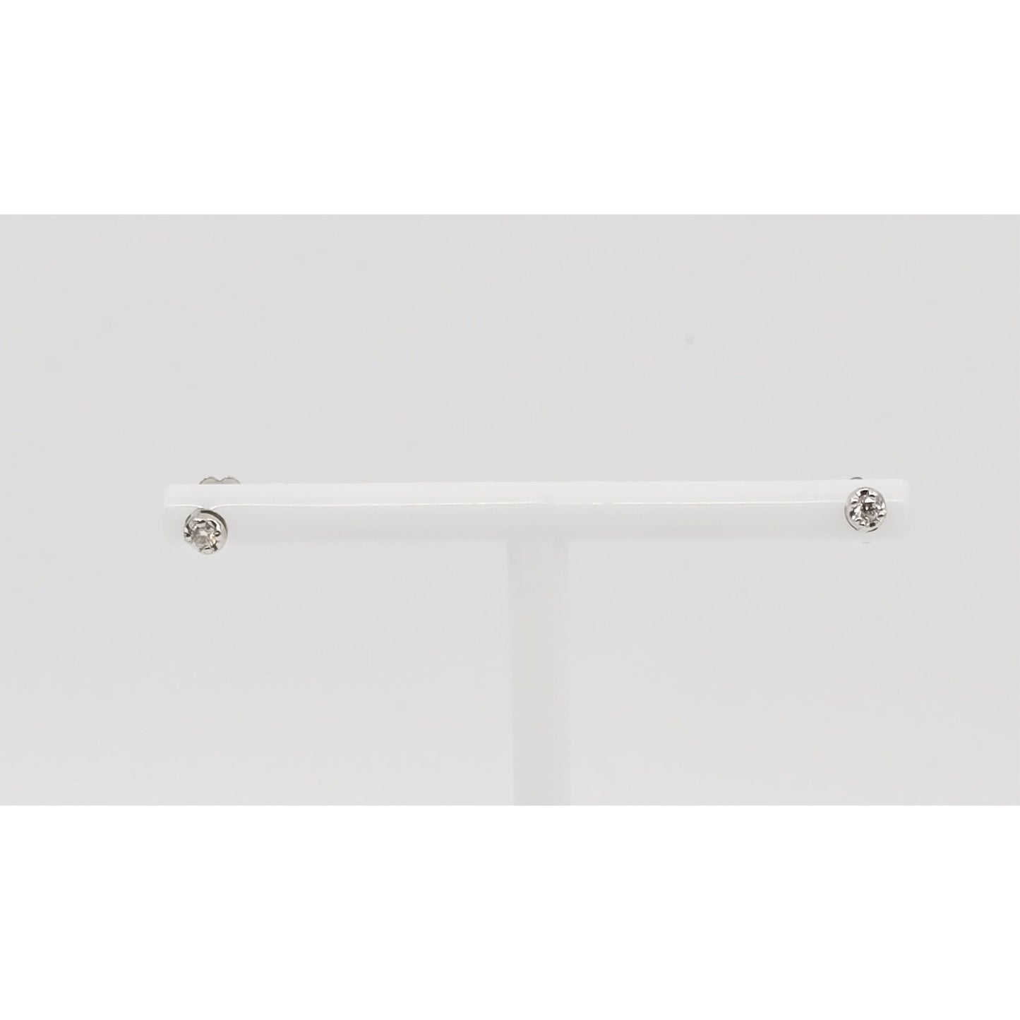 14K White Gold Round Cut Diamond Stud Earrings