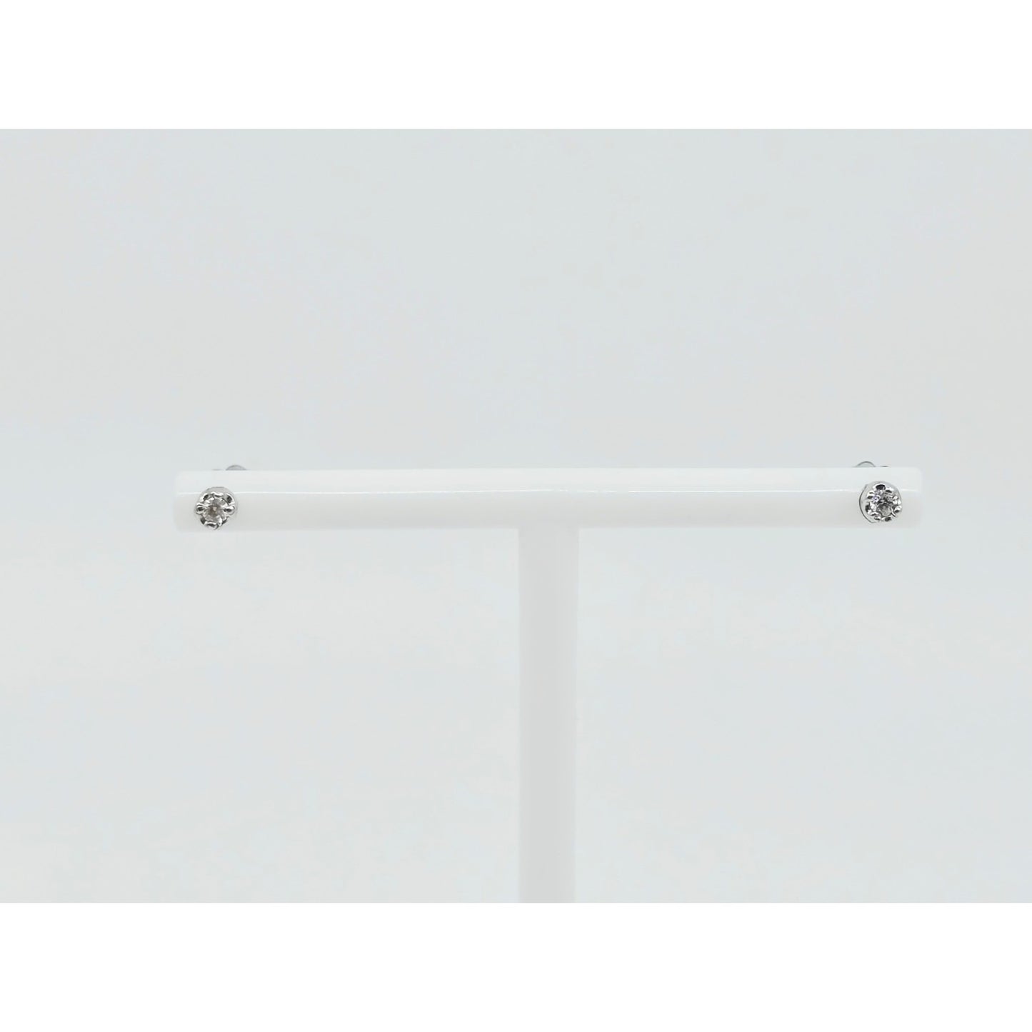 14K White Gold Round Cut Diamond Stud Earrings