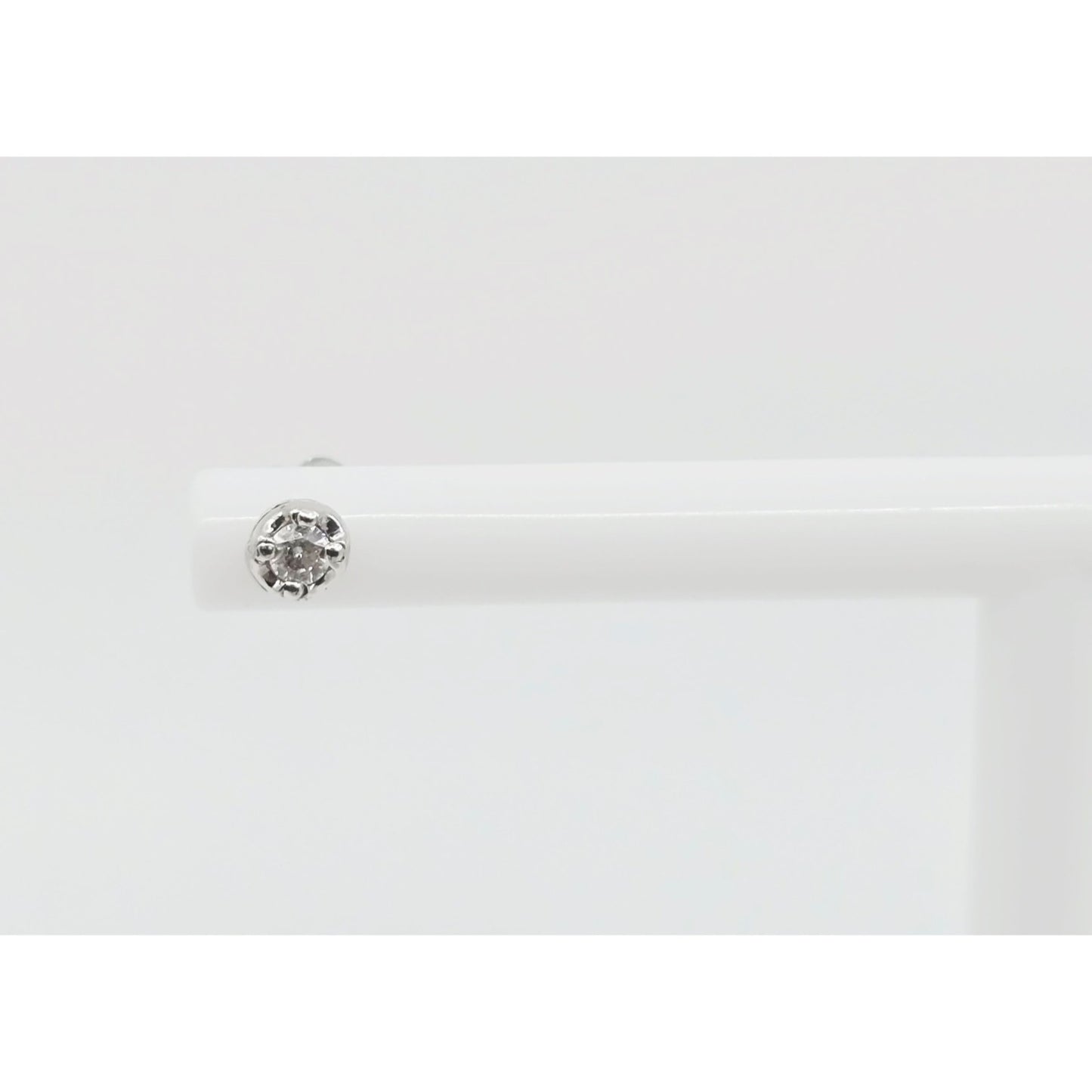 14K White Gold Round Cut Diamond Stud Earrings