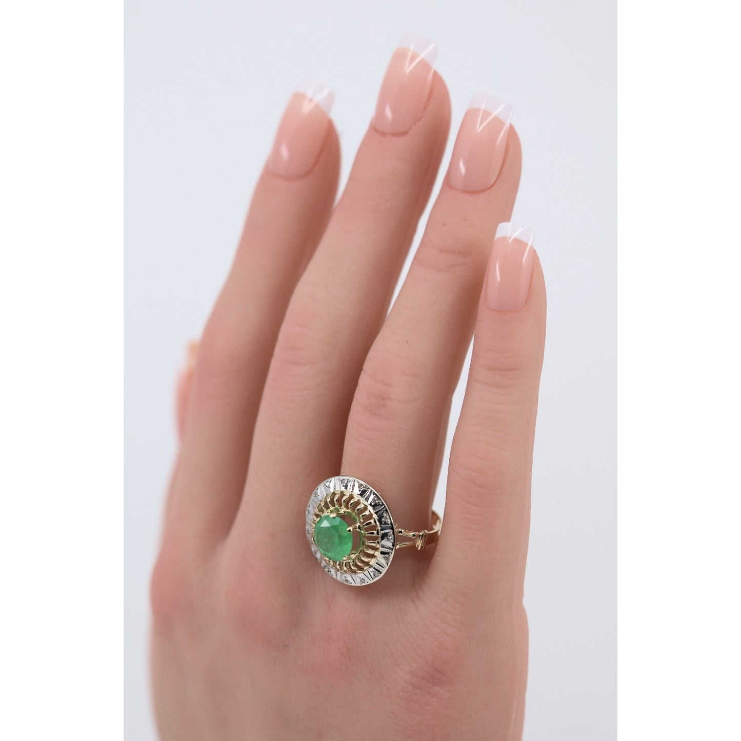 Vintage 14K Two Tone Gold Green Emerald Diamond Halo Cocktail Ring