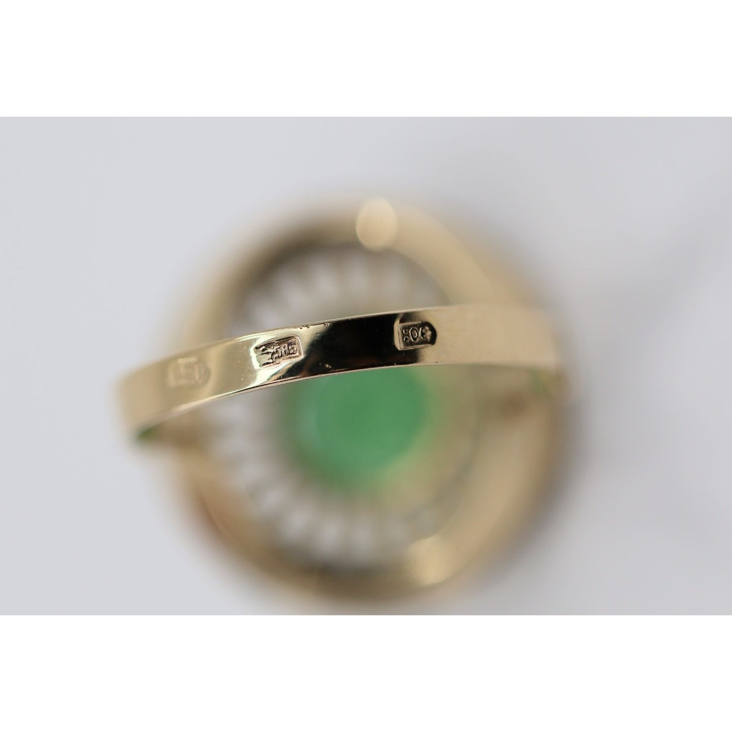 Vintage 14K Two Tone Gold Green Emerald Diamond Halo Cocktail Ring