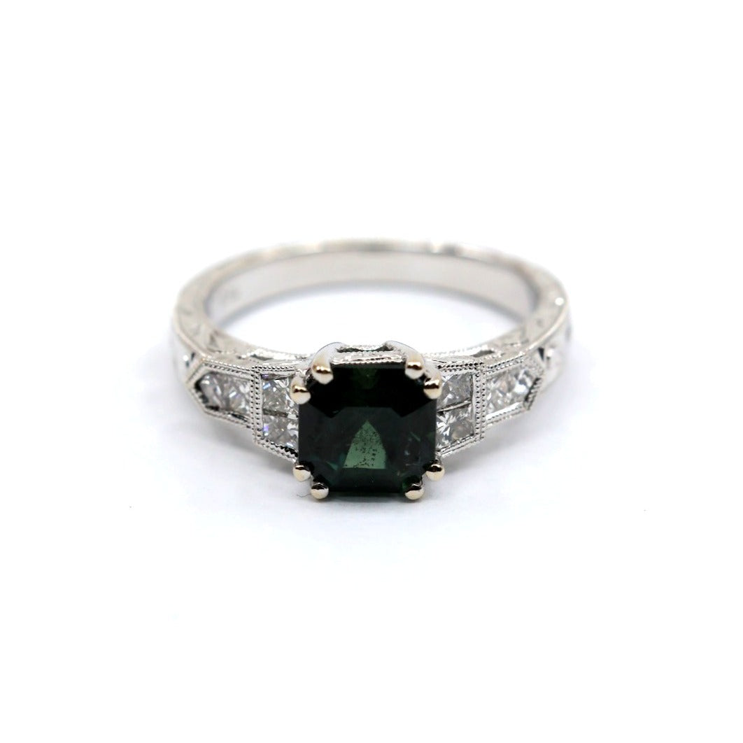 18K White Gold Emerald Cut Green Sapphire 0.40ct Princess Diamond Ring