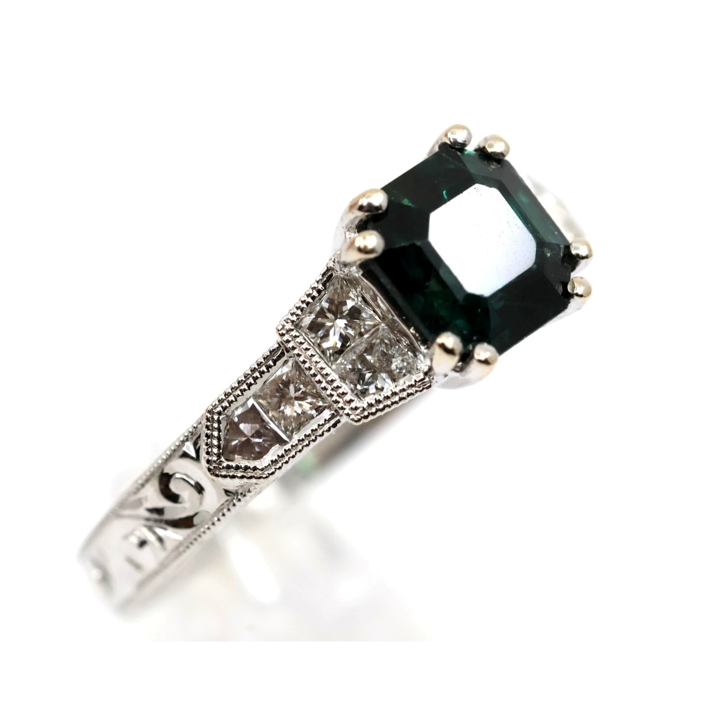 18K White Gold Emerald Cut Green Sapphire 0.40ct Princess Diamond Ring