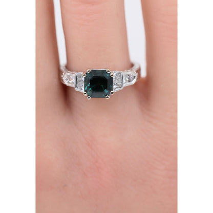 18K White Gold Emerald Cut Green Sapphire 0.40ct Princess Diamond Ring