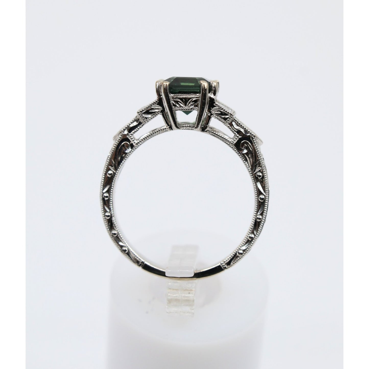 18K White Gold Emerald Cut Green Sapphire 0.40ct Princess Diamond Ring