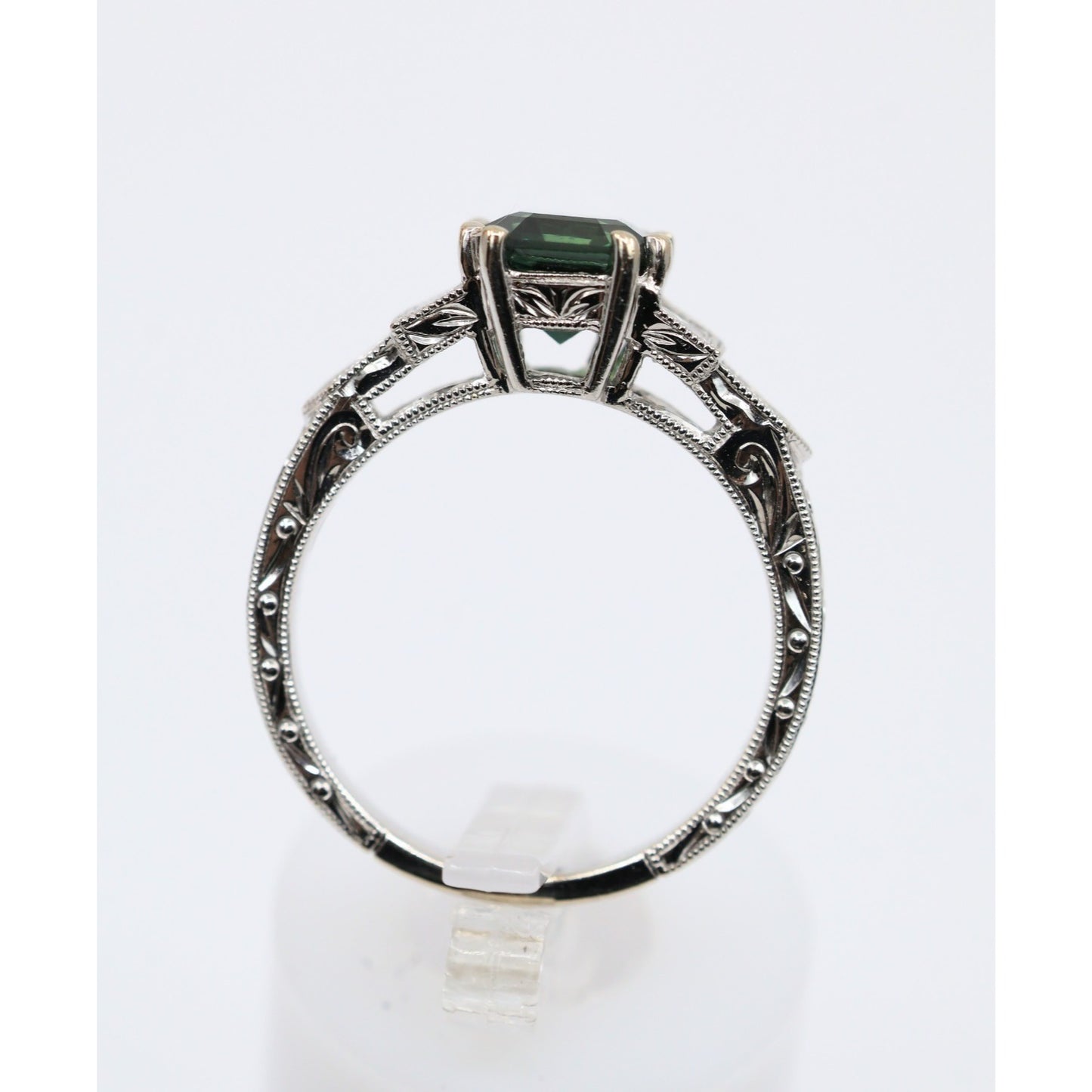 18K White Gold Emerald Cut Green Sapphire 0.40ct Princess Diamond Ring