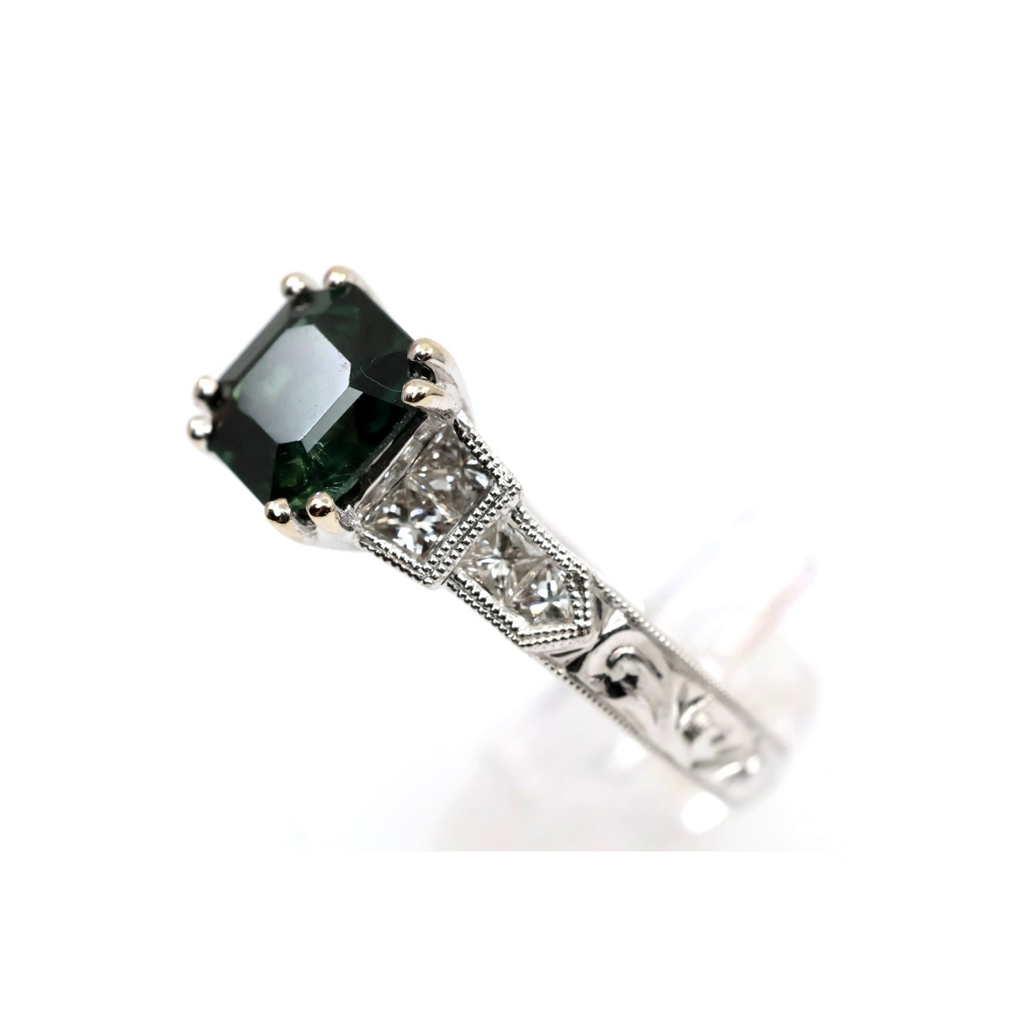 18K White Gold Emerald Cut Green Sapphire 0.40ct Princess Diamond Ring