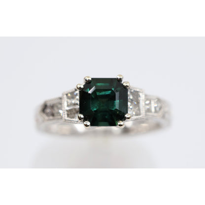 18K White Gold Emerald Cut Green Sapphire 0.40ct Princess Diamond Ring