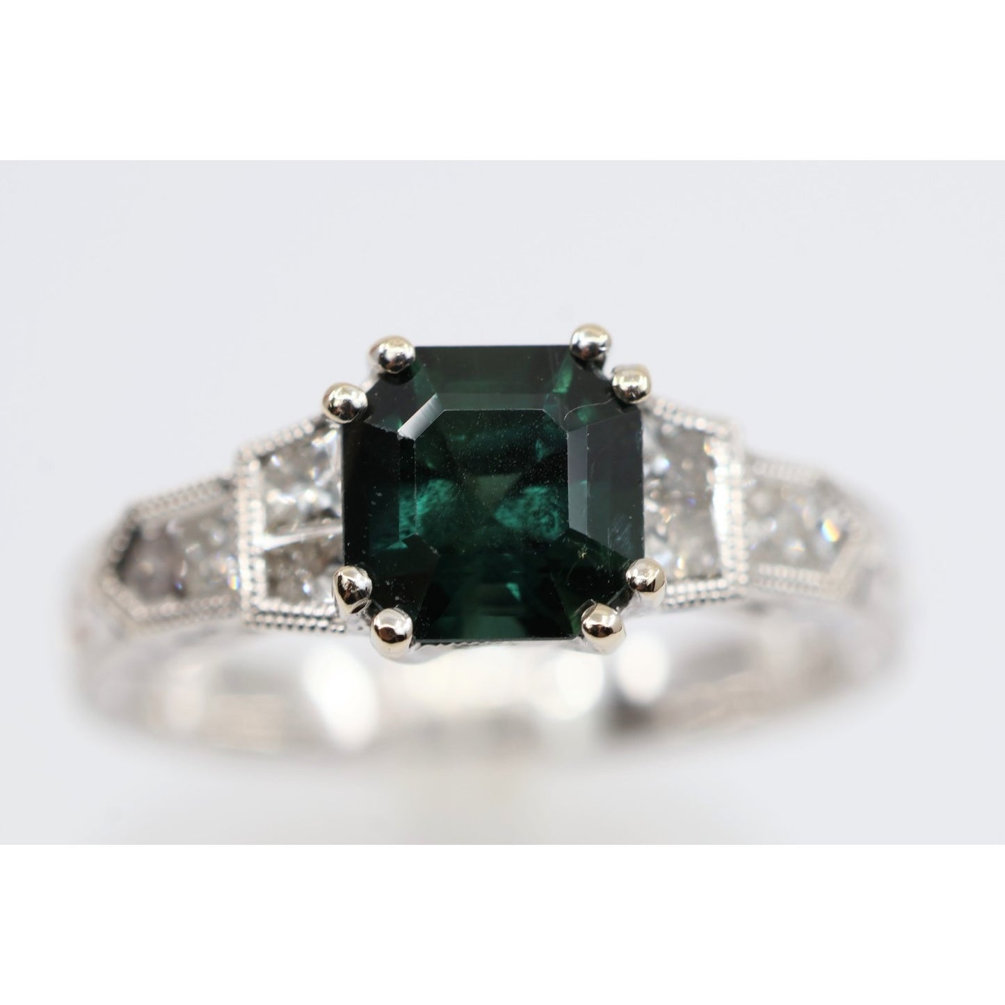 18K White Gold Emerald Cut Green Sapphire 0.40ct Princess Diamond Ring