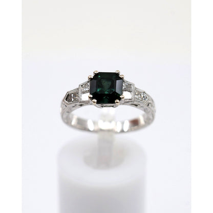18K White Gold Emerald Cut Green Sapphire 0.40ct Princess Diamond Ring