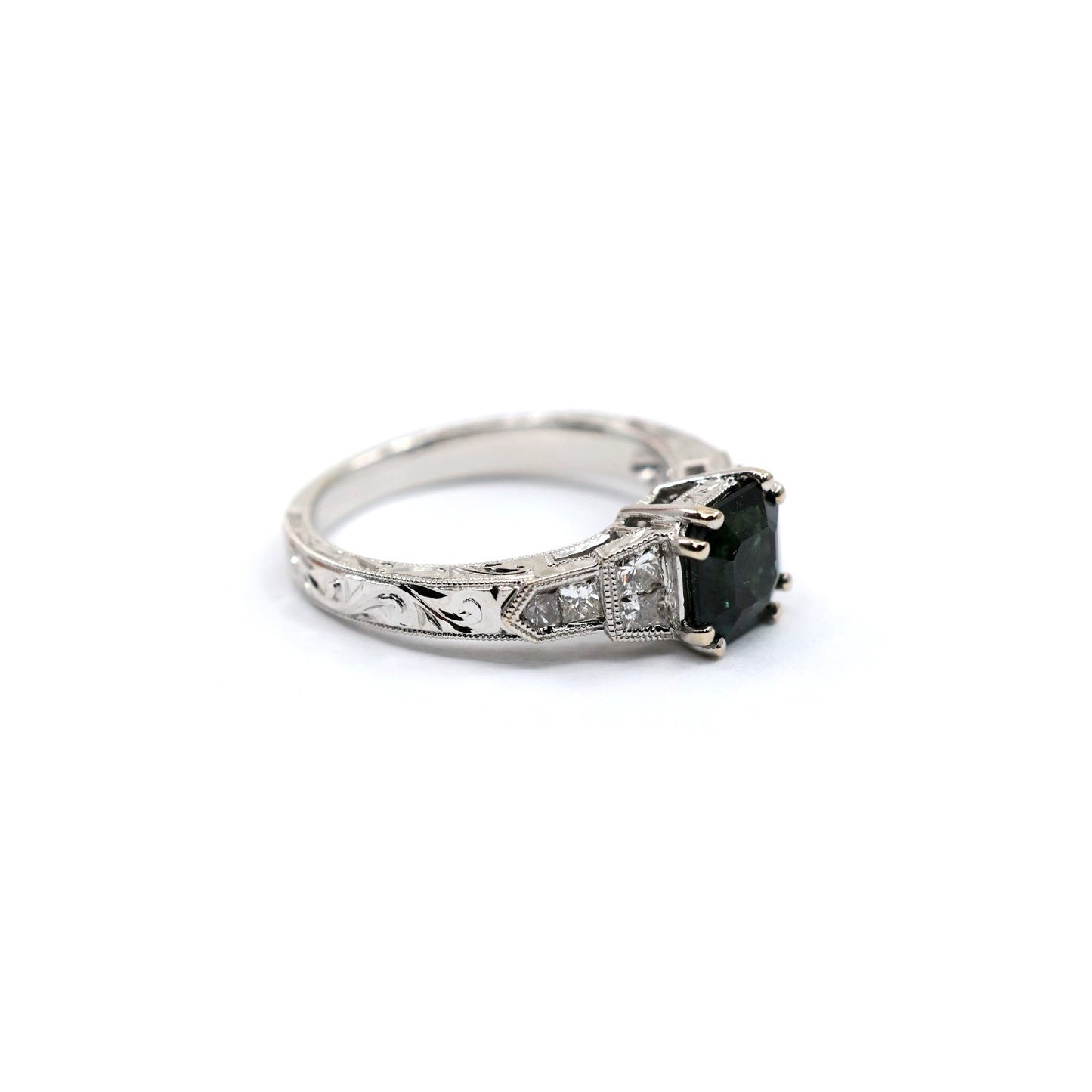 18K White Gold Emerald Cut Green Sapphire 0.40ct Princess Diamond Ring