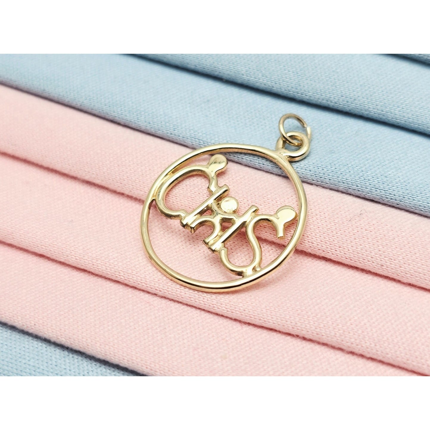 14K Yellow Gold Mom, Dad & Child Initial " C & S " Charm Pendant