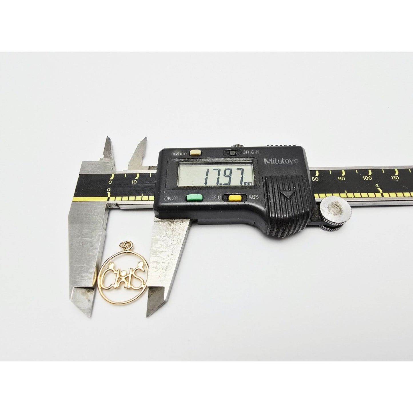 14K Yellow Gold Mom, Dad & Child Initial " C & S " Charm Pendant