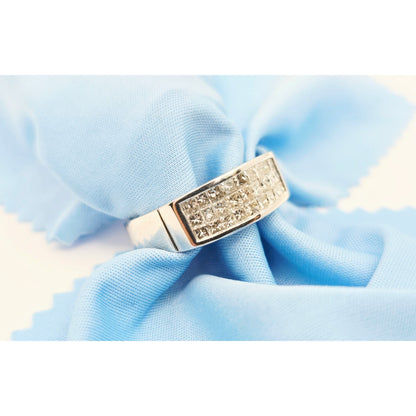 14K White Gold Princess Cut Invisible Setting Diamond Ring