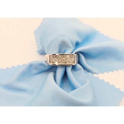 14K White Gold Princess Cut Invisible Setting Diamond Ring