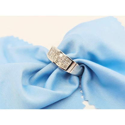 14K White Gold Princess Cut Invisible Setting Diamond Ring
