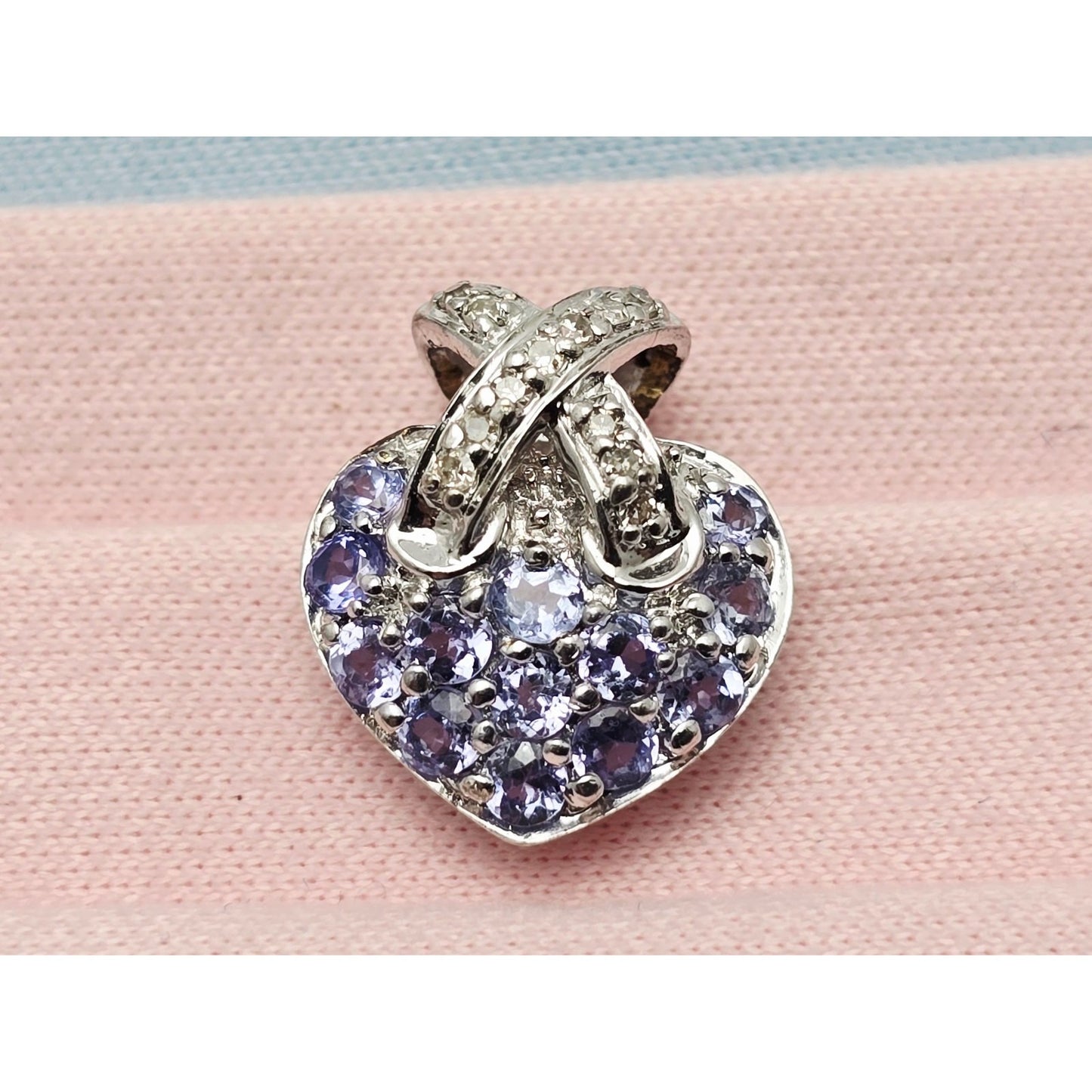 10K White Gold Round Cut Diamond & Tanzanite Heart Charm Pendant