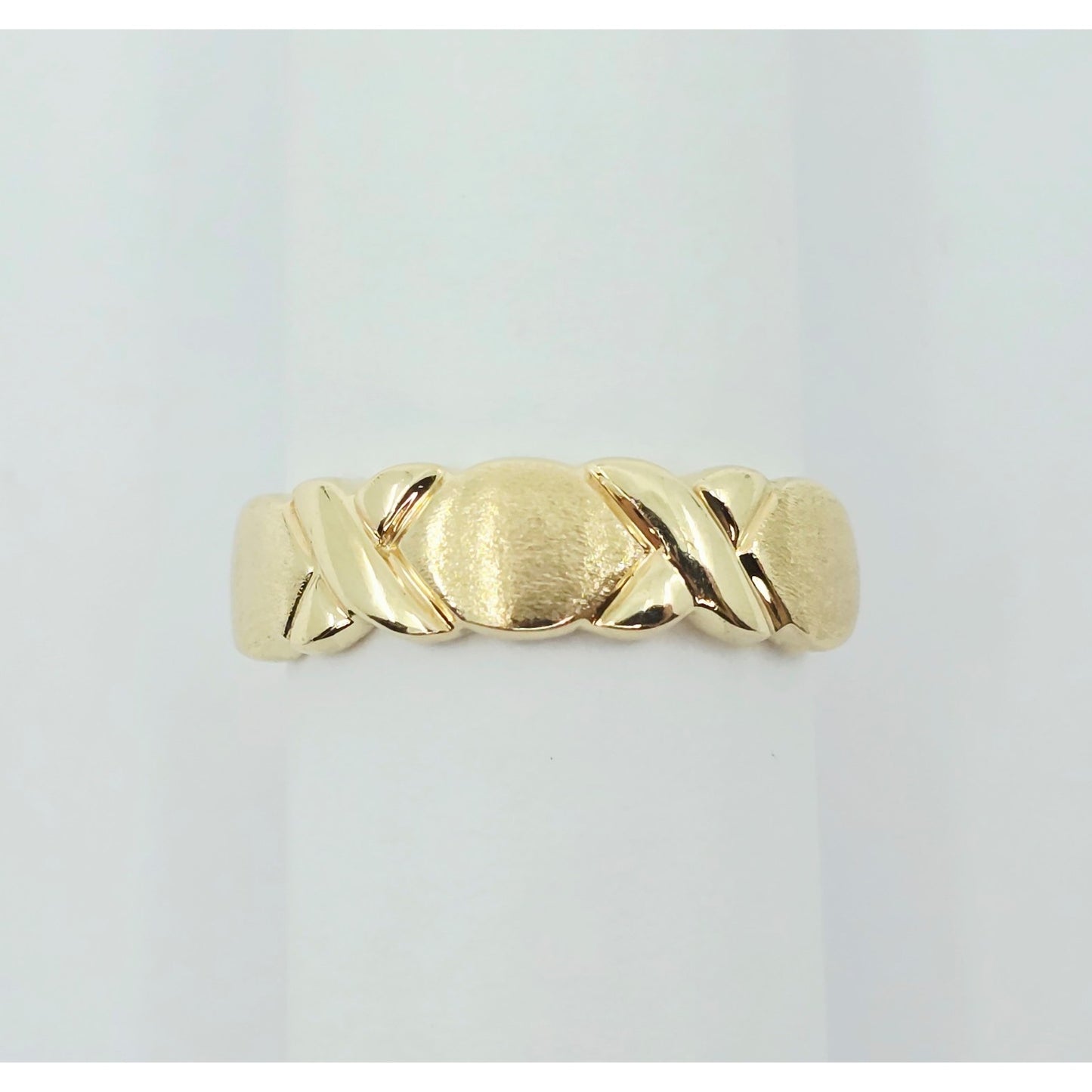 10K Yellow Gold " OXOXO " Ring Band