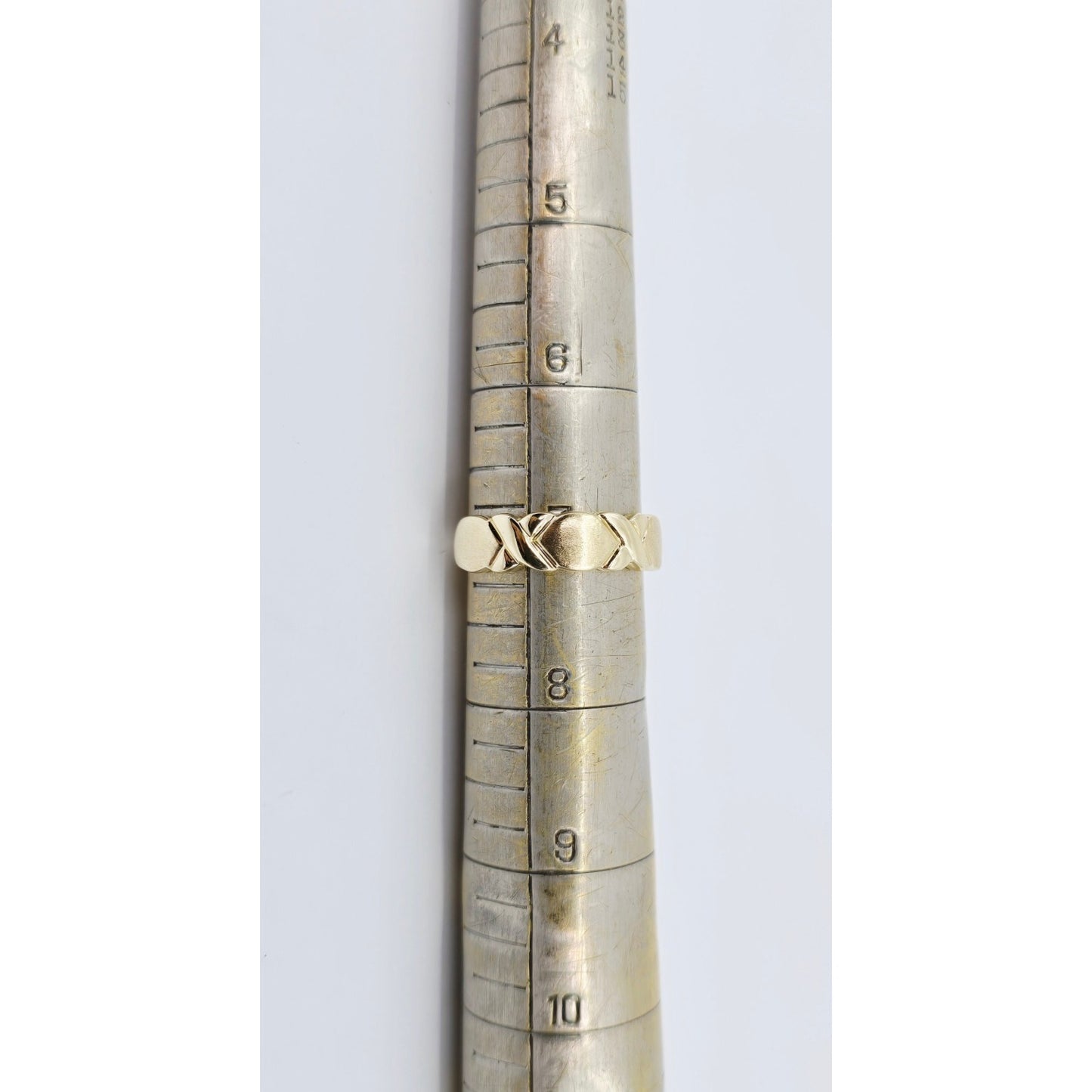 10K Yellow Gold " OXOXO " Ring Band