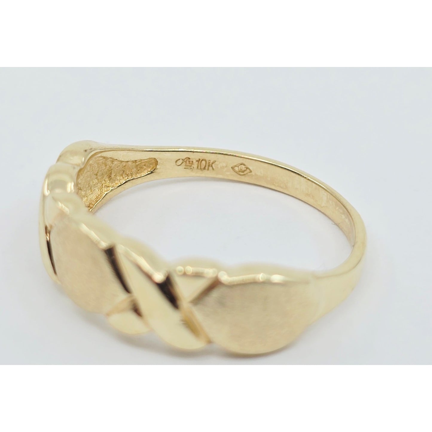 10K Yellow Gold " OXOXO " Ring Band