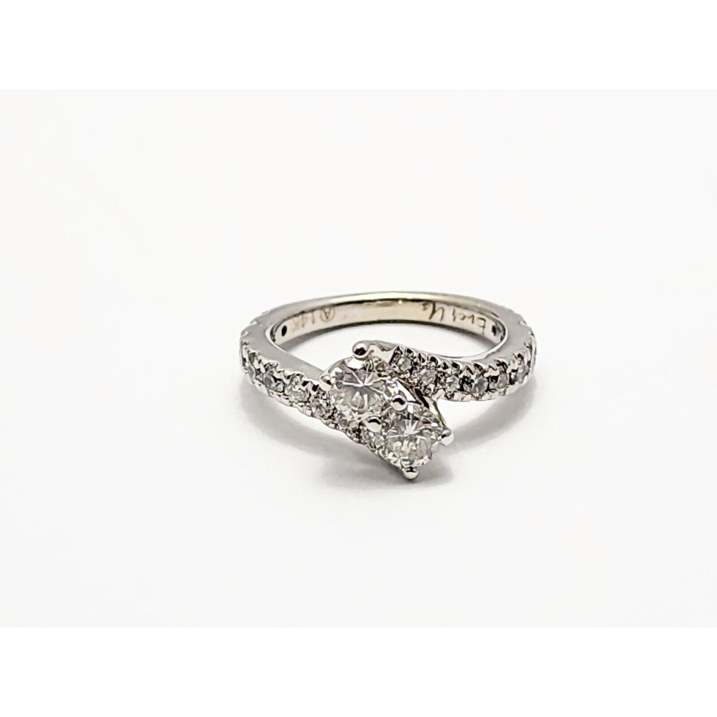 14K White Gold Ladies Round Diamond Ring