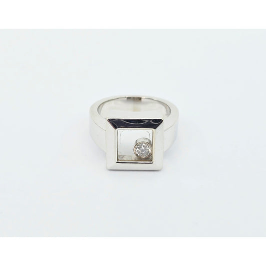 14K White Gold Square Shaped Motion Moving Diamond Ring