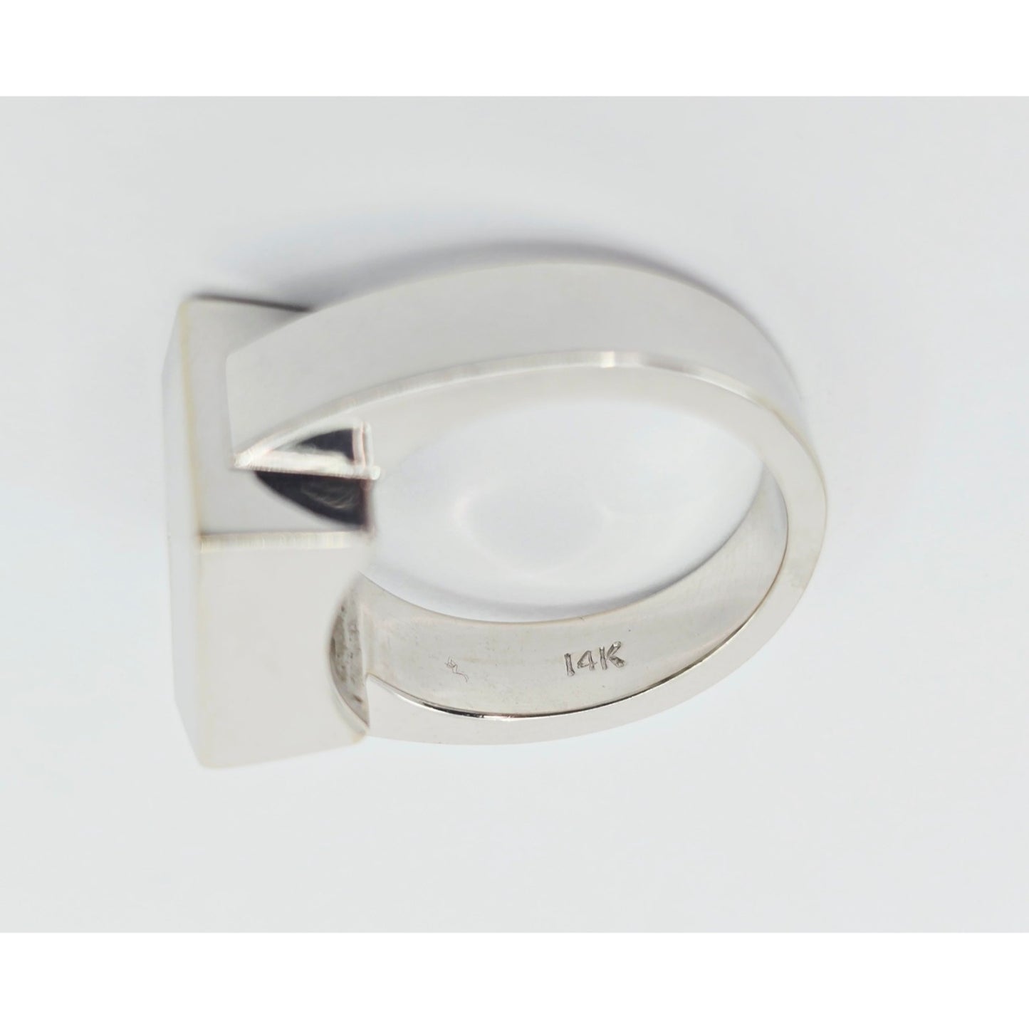 14K White Gold Square Shaped Motion Moving Diamond Ring