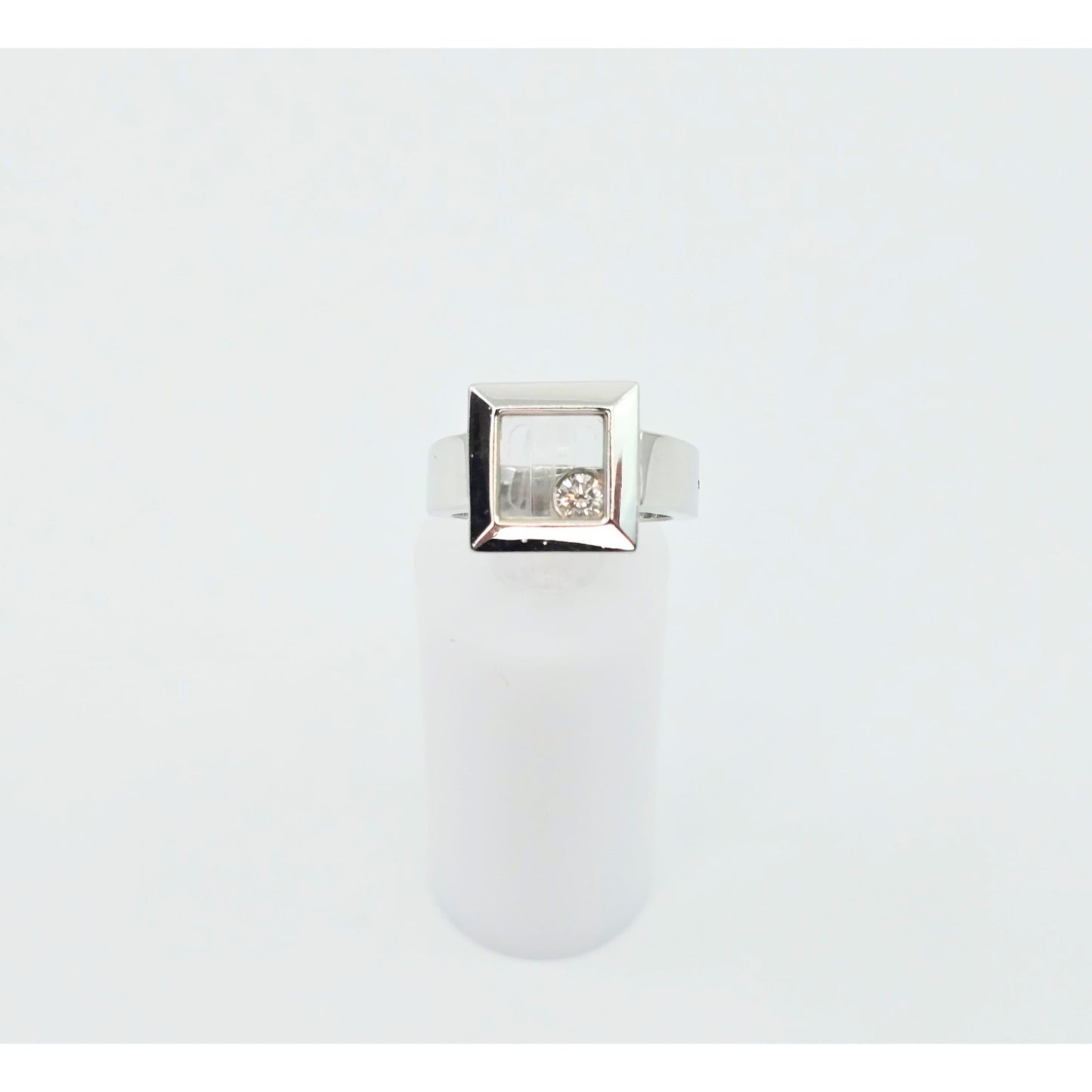 14K White Gold Square Shaped Motion Moving Diamond Ring