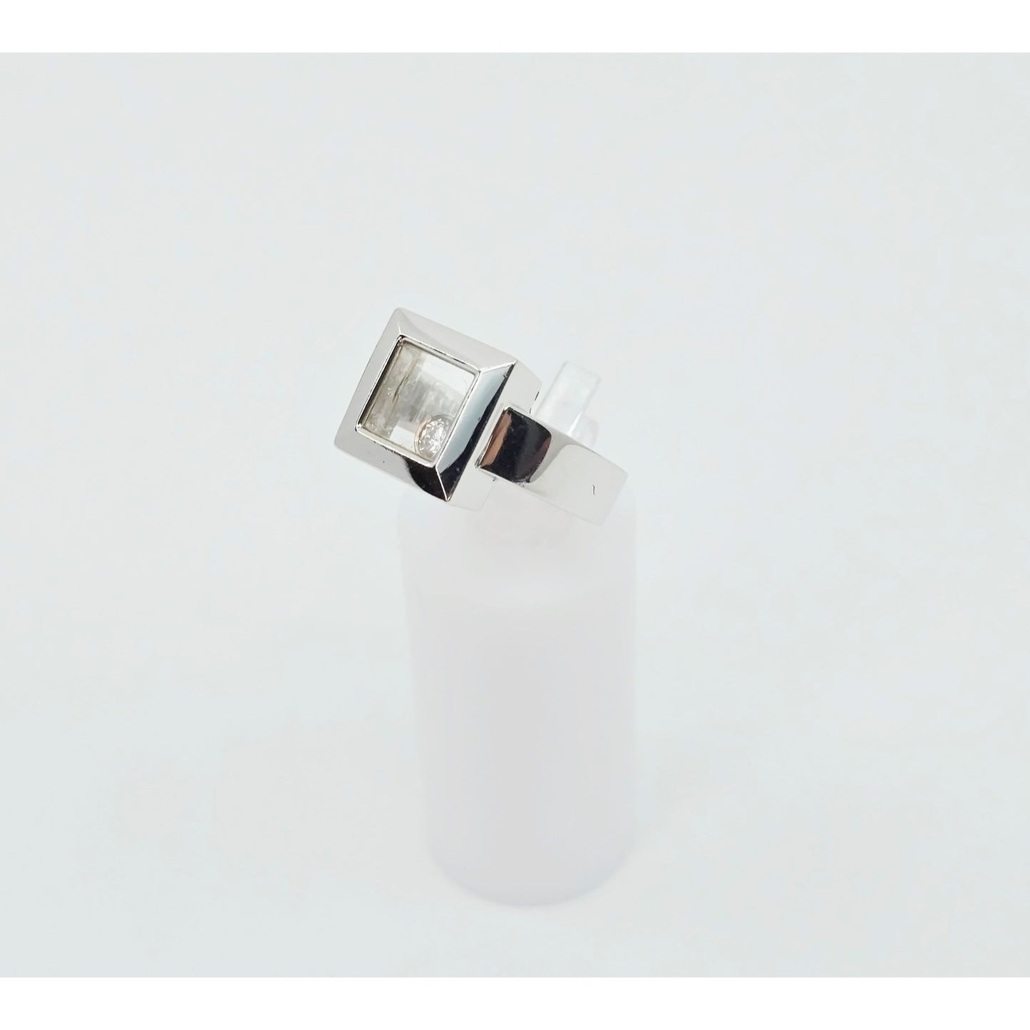 14K White Gold Square Shaped Motion Moving Diamond Ring