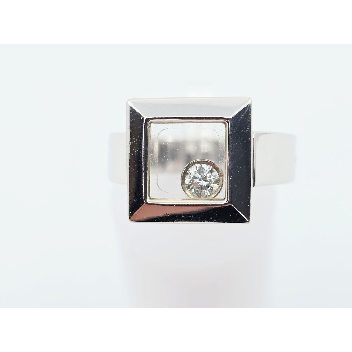 14K White Gold Square Shaped Motion Moving Diamond Ring