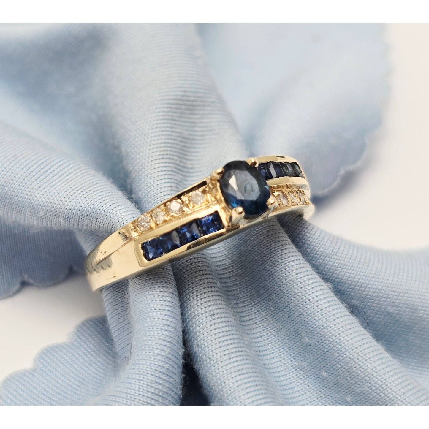 Vintage 8K Yellow Gold Blue Spinel & Diamond Ring