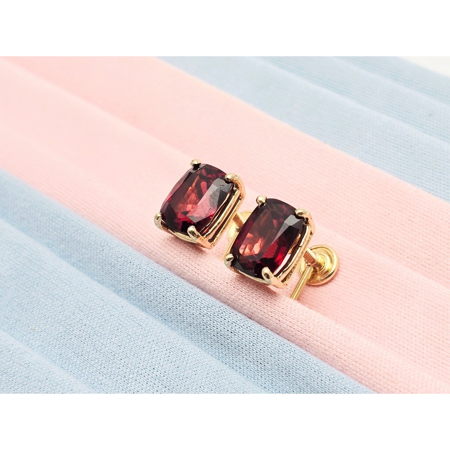 14K Yellow Gold Hinged Screw Back Non-Pierced Rectangle Cushion Garnet Earrings