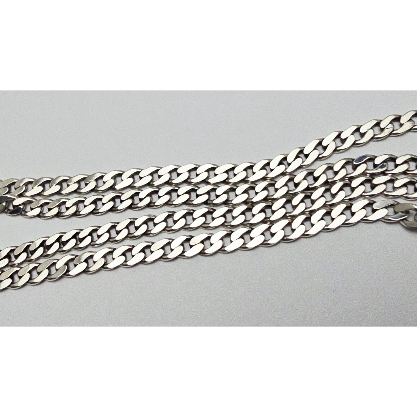 Gucci G Cut Out Round Circle Sterling Silver Charm Pendant Curb Chain Necklace