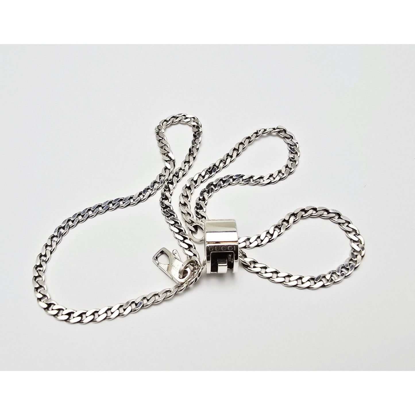 Gucci G Cut Out Round Circle Sterling Silver Charm Pendant Curb Chain Necklace