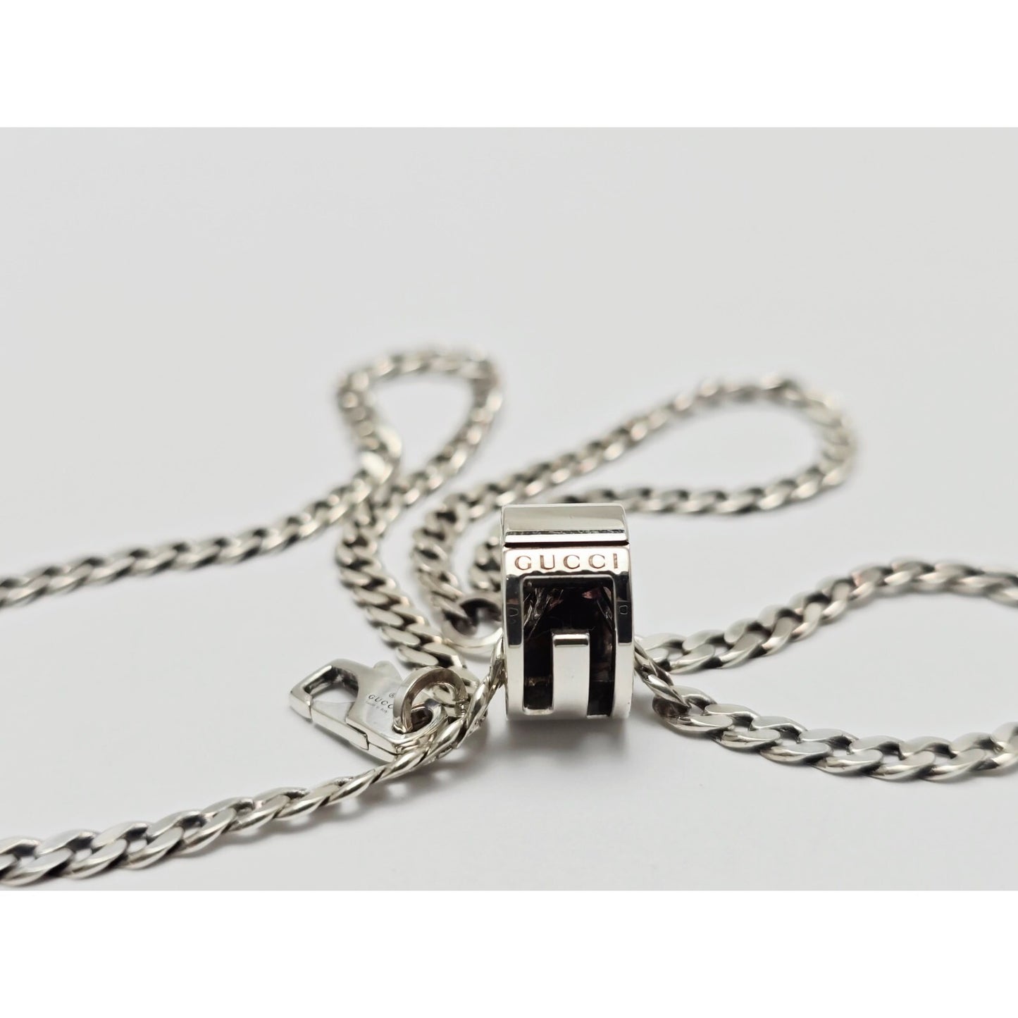 Gucci G Cut Out Round Circle Sterling Silver Charm Pendant Curb Chain Necklace