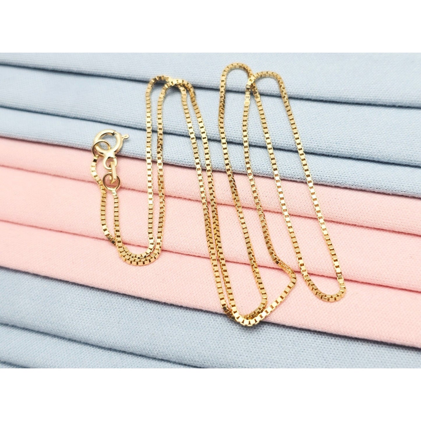 14K Yellow Gold Box Link Chain Necklace Italy