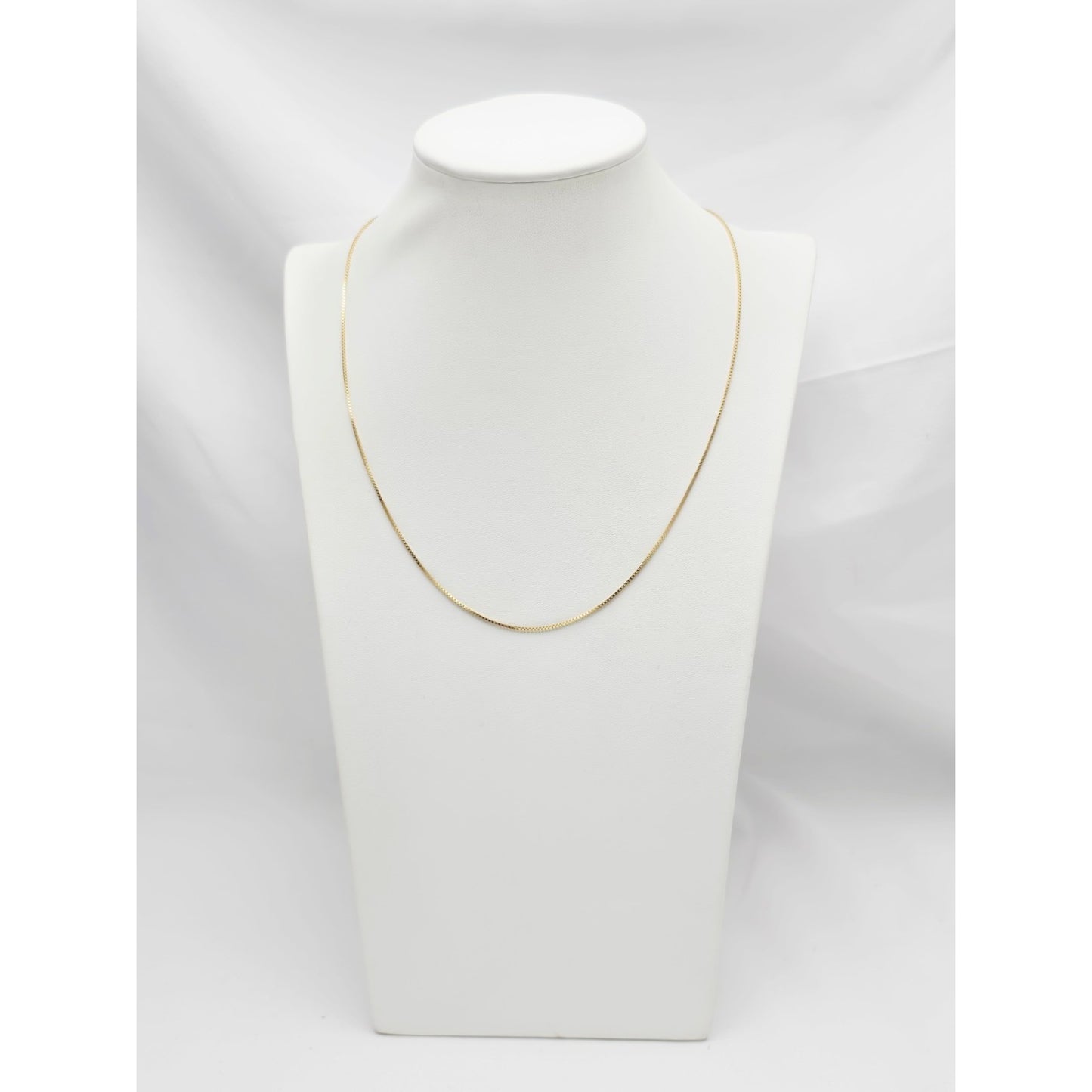 14K Yellow Gold Box Link Chain Necklace Italy